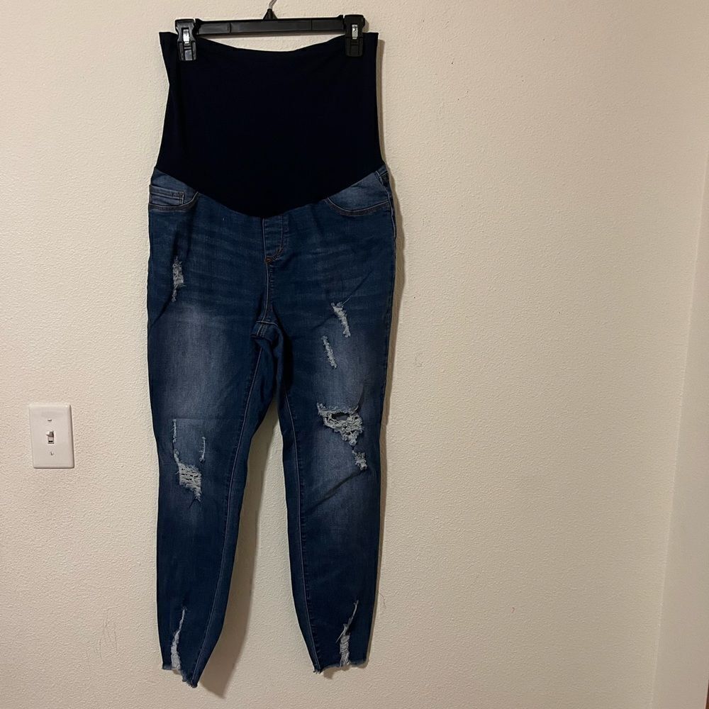 Song Maternity size Large distressed skinny jeans with elastic waist band